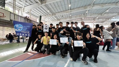 61周年校慶啦啦隊合影